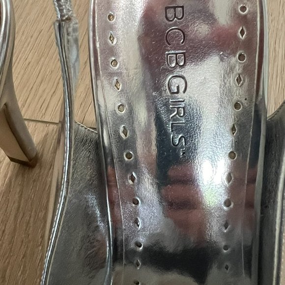 BCBG Girls silver heels with silver square buckle - Picture 6 of 11